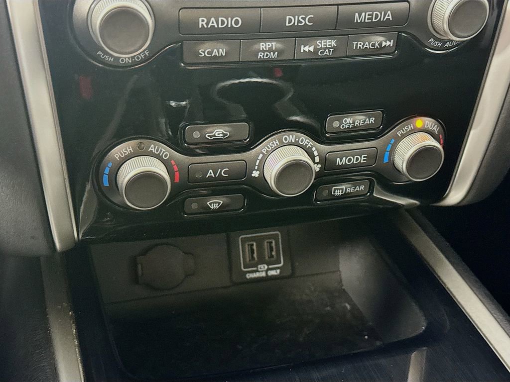 Used 2018 Nissan Pathfinder SV image 17