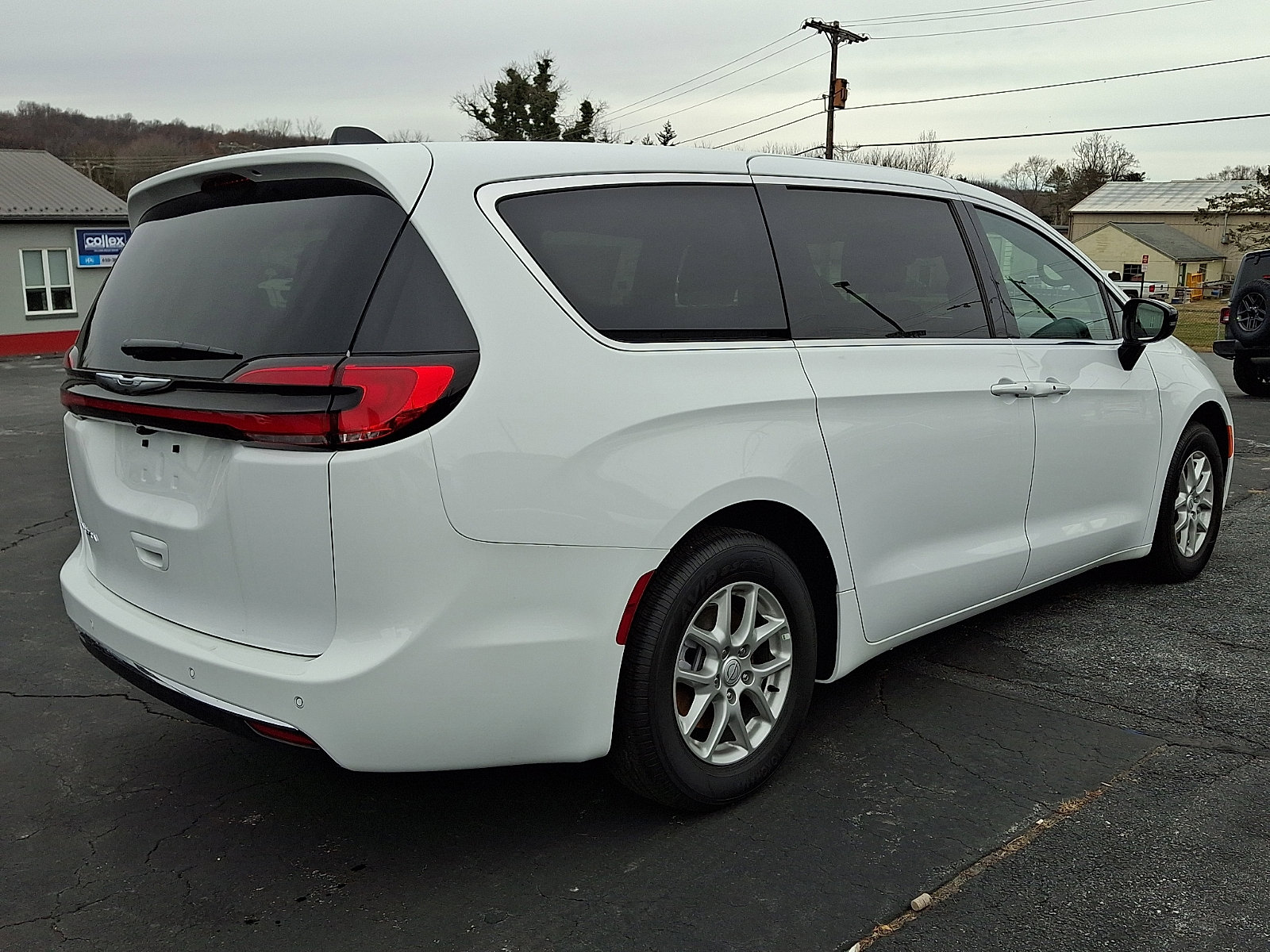 New 2026 Chrysler Pacifica Select image 6