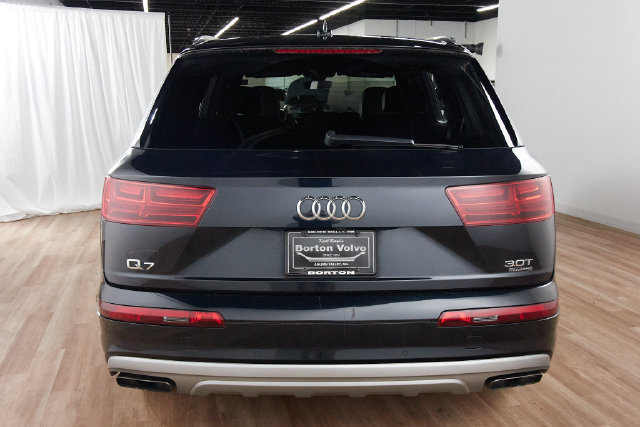 Used 2017 Audi Q7 3.0T Premium Plus AWD/4WD image 4