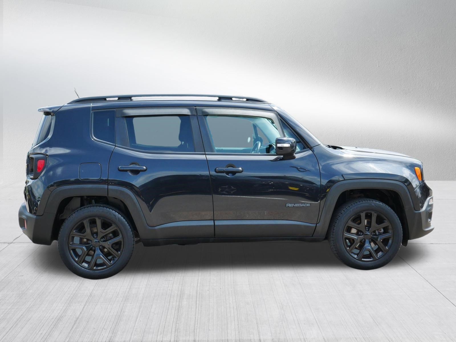 Used 2016 Jeep Renegade Latitude AWD/4WD image 8