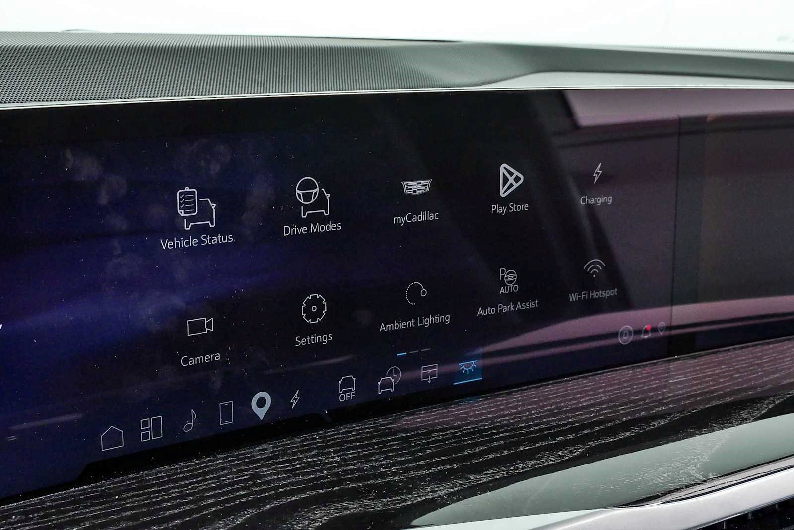 Certified 2025 Cadillac Escalade IQ Sport 1 AWD/4WD image 13