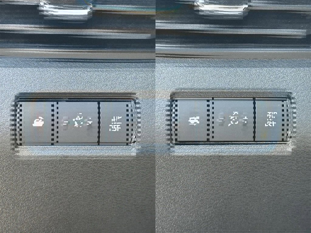 Used 2024 Nissan Altima 2.5 SV image 24