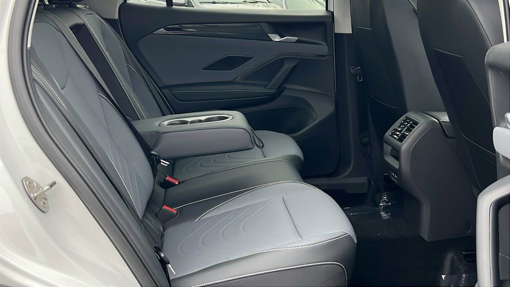 New 2026 Volkswagen Tiguan SE image 14