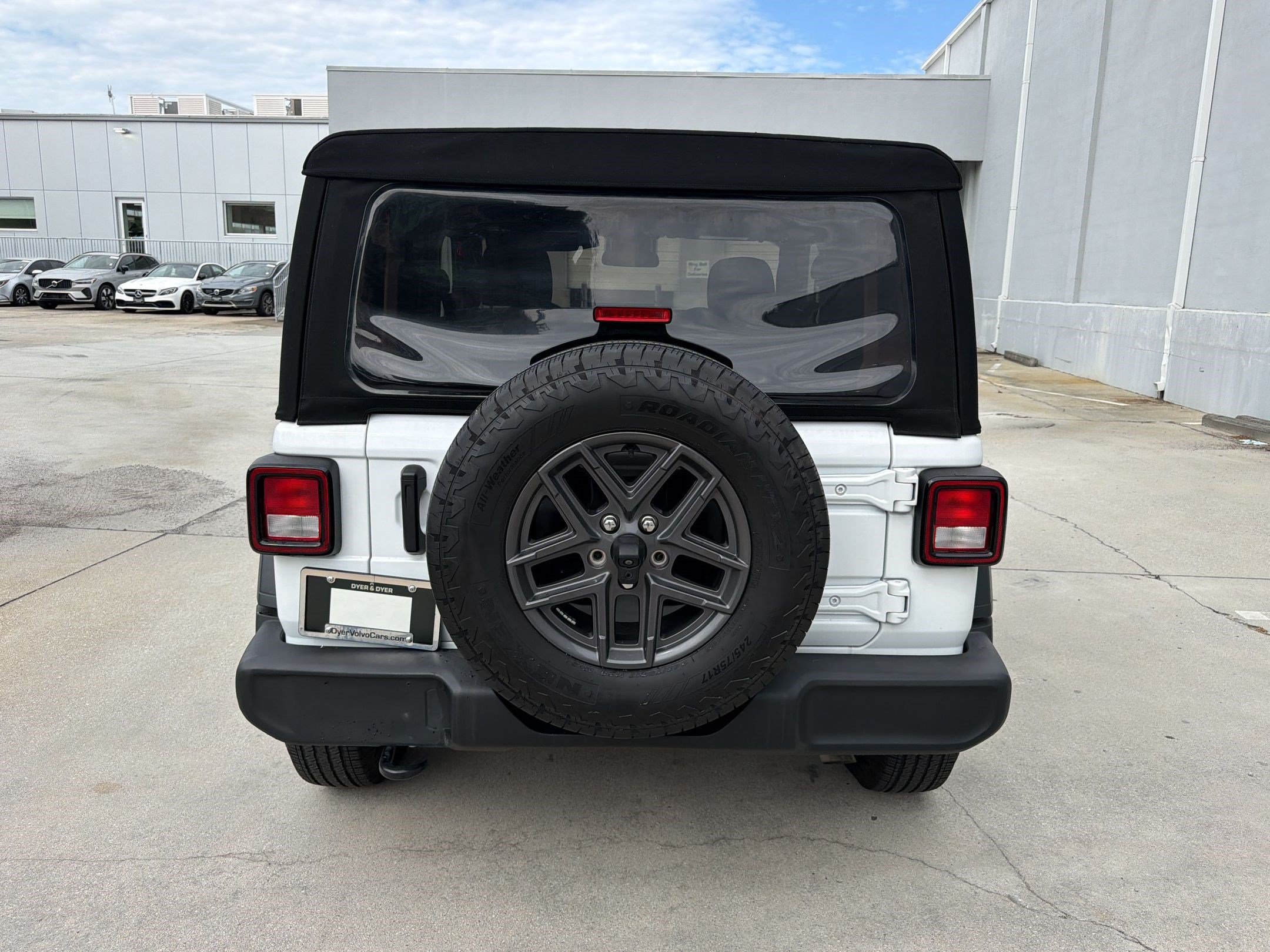 Used 2024 Jeep Wrangler Sport AWD/4WD image 10