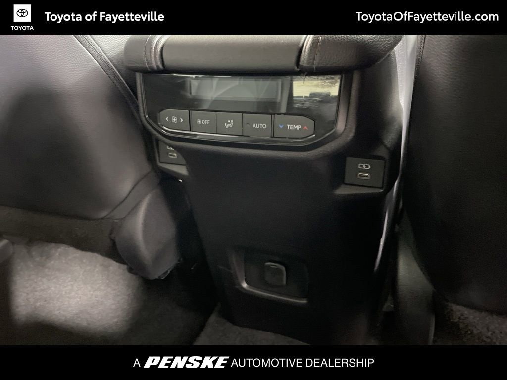 Used 2025 Toyota Grand Highlander AWD image 9