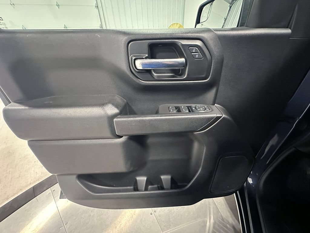 Used 2020 Chevrolet Silverado 1500 Custom w/ Custom Value Package AWD/4WD image 19