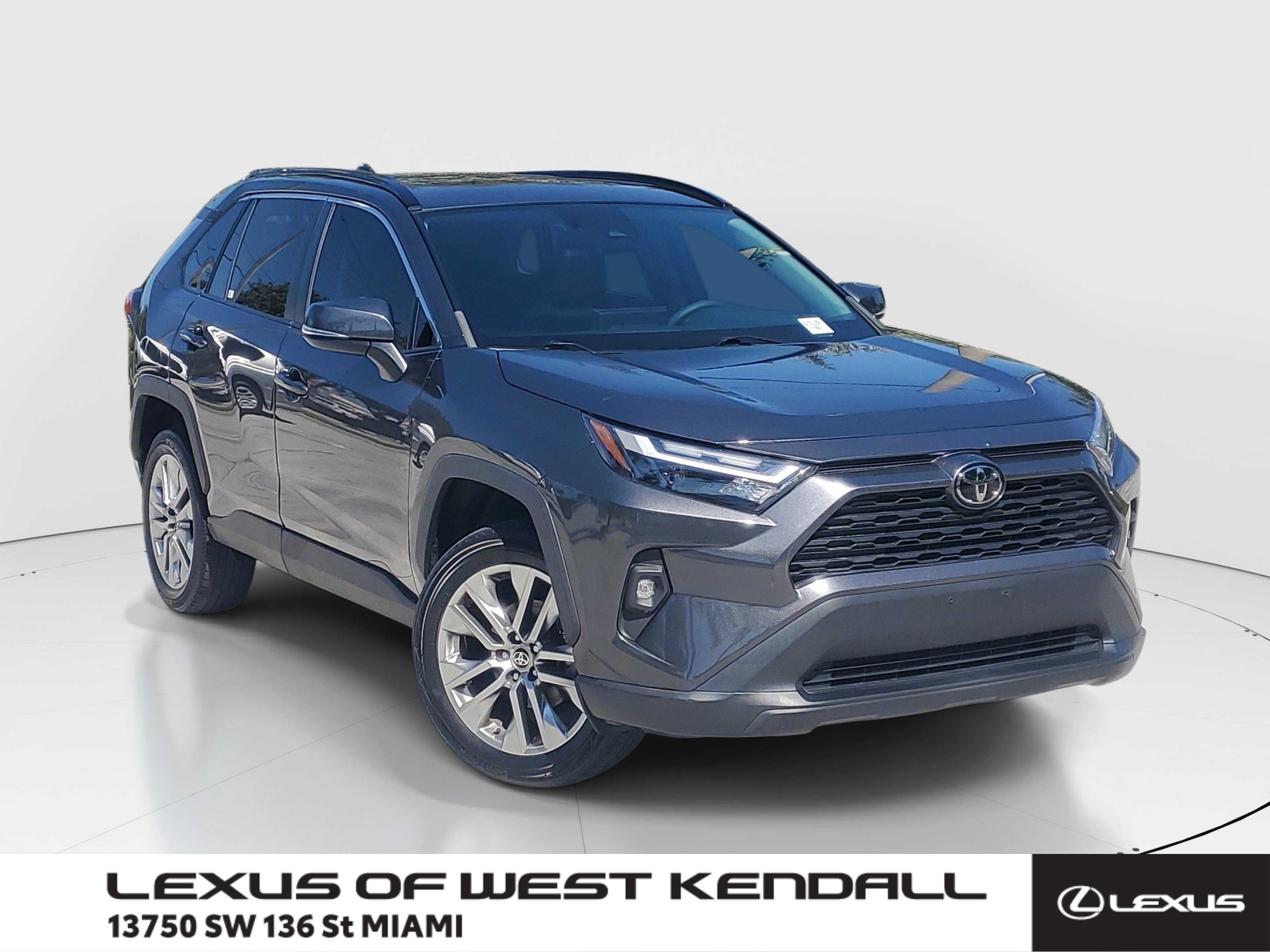 Used 2023 Toyota RAV4 XLE Premium image 1