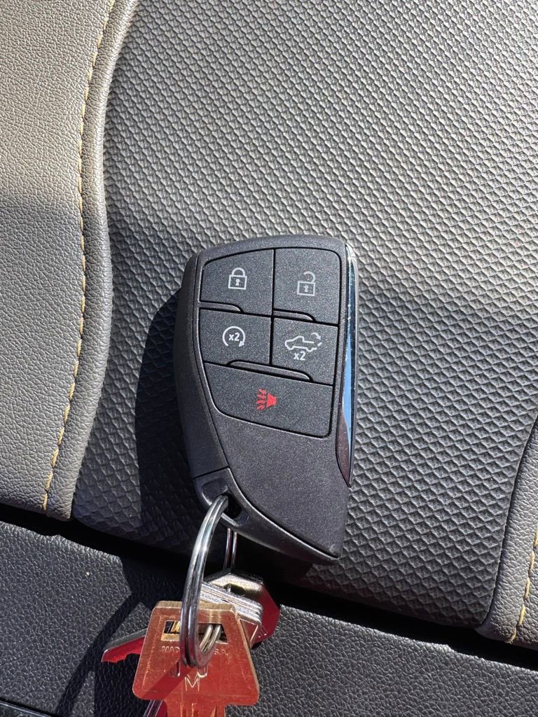 Used 2024 Chevrolet Silverado 2500 ZR2 w/ Technology Package image 32