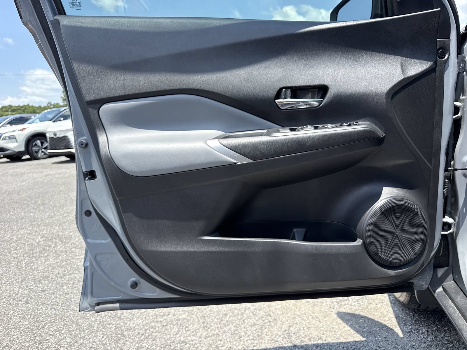 Used 2023 Nissan Kicks SR w/ SR Premium Package FWD image 13