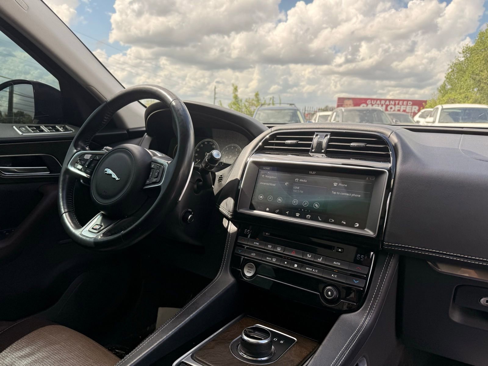 Used 2017 Jaguar F-PACE S image 38