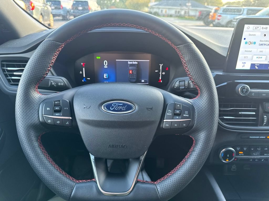 Certified 2025 Ford Escape ST-Line Select AWD/4WD image 16