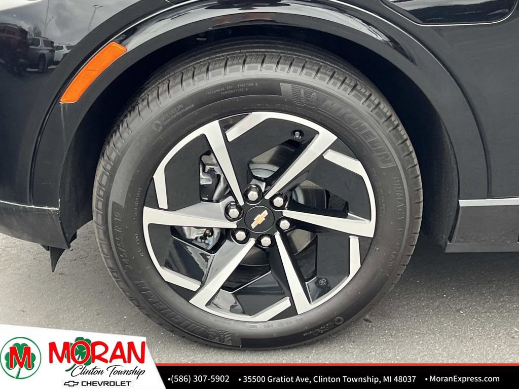 Certified 2025 Chevrolet Equinox EV LT image 9