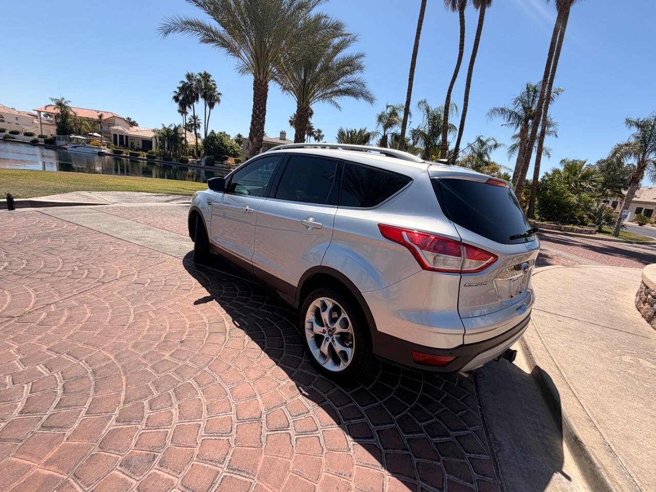 Used 2014 Ford Escape Titanium w/ Equipment Group 401A FWD image 2