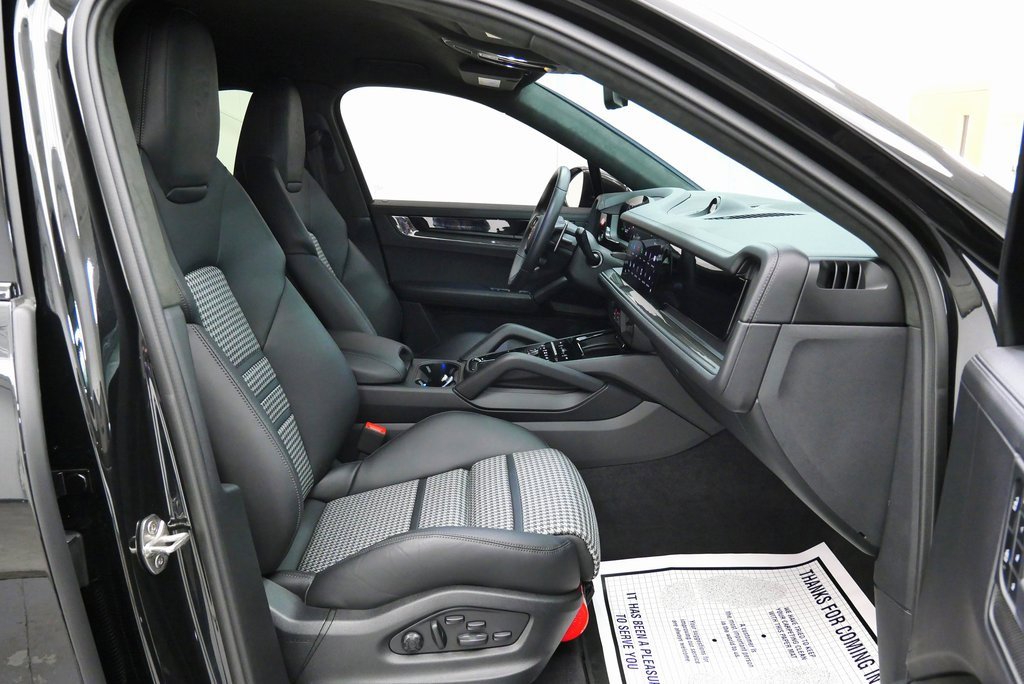 Used 2025 Porsche Cayenne GTS image 16