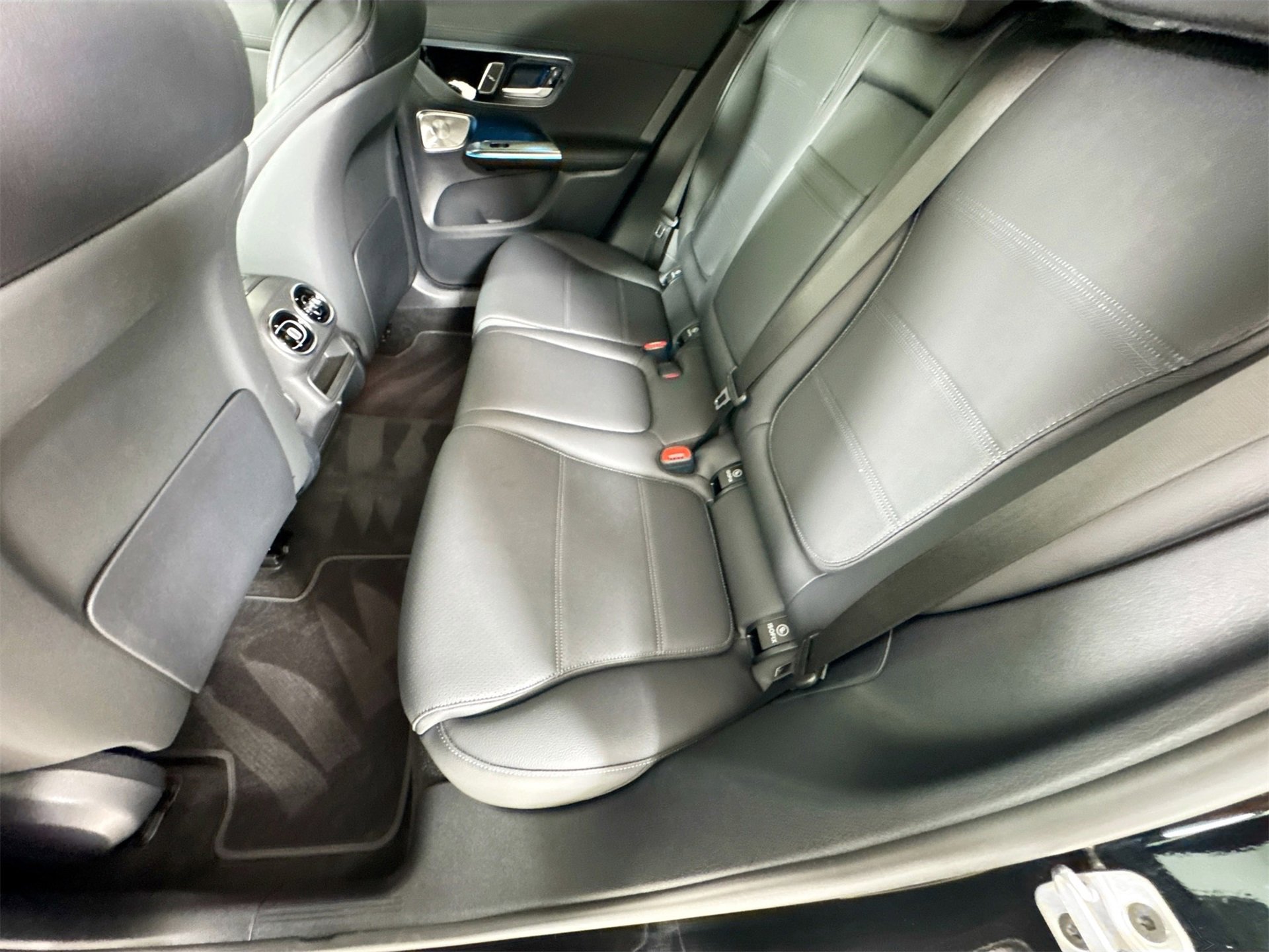 Certified 2025 Mercedes-Benz GLC 300 image 26