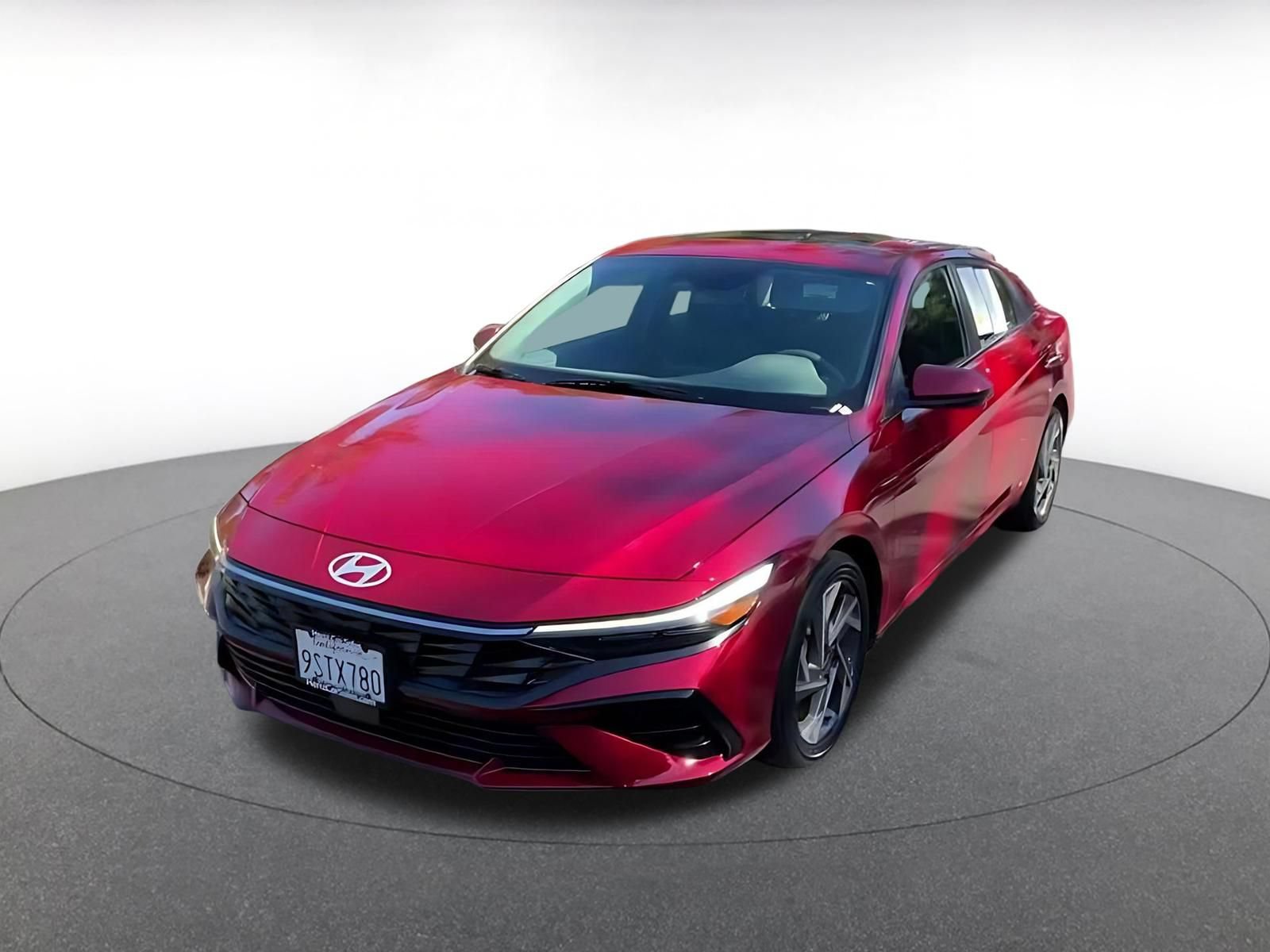 Used 2025 Hyundai Elantra SEL FWD image 3