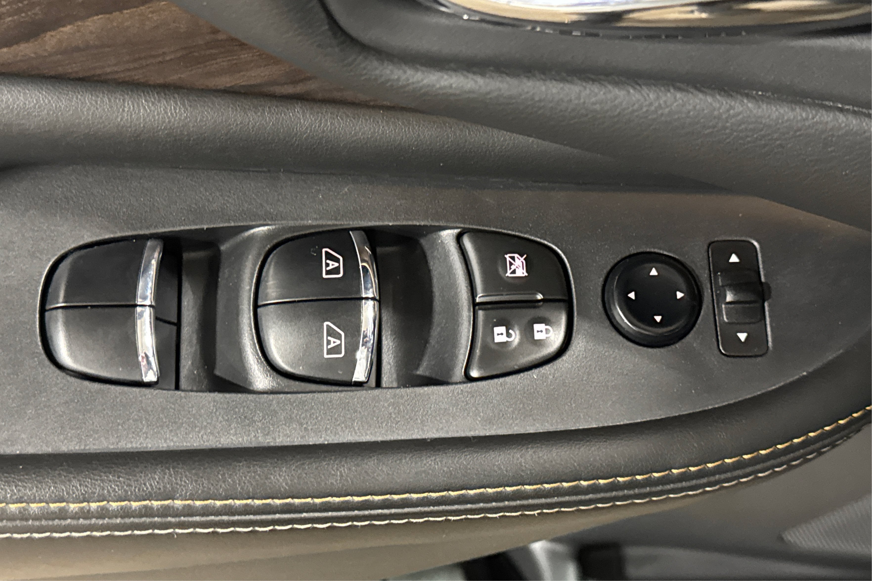 Used 2023 Nissan Murano SL AWD/4WD image 16