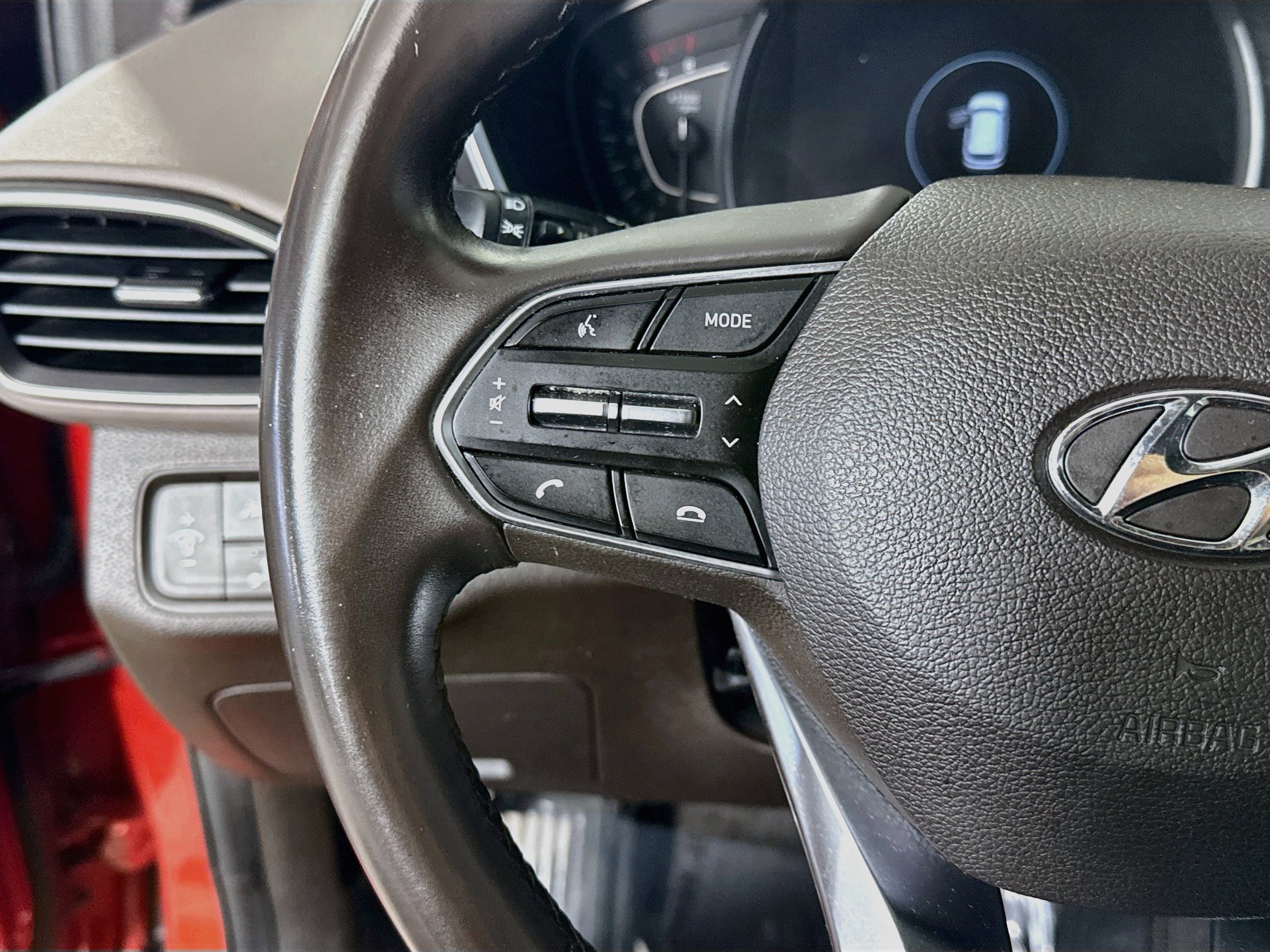Used 2019 Hyundai Santa Fe SEL FWD image 14