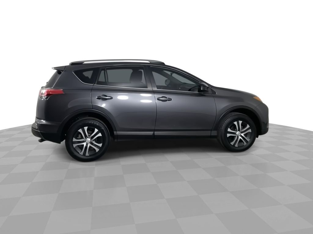 Used 2018 Toyota RAV4 LE w/ Carpet Mat Package image 9