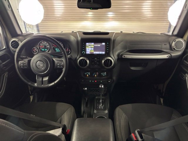 Used 2017 Jeep Wrangler Unlimited Sahara w/ Max Tow Package AWD/4WD image 13