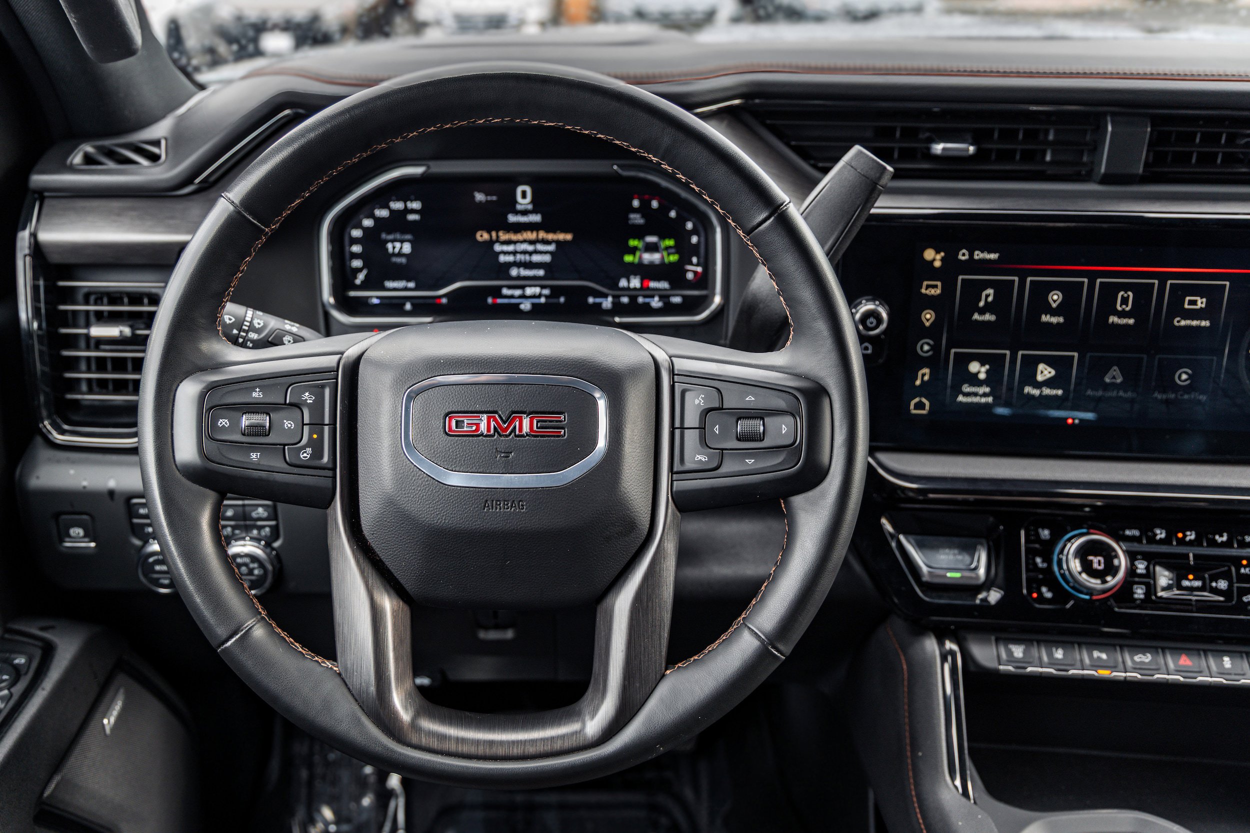 Used 2024 GMC Sierra 2500 AT4 image 9