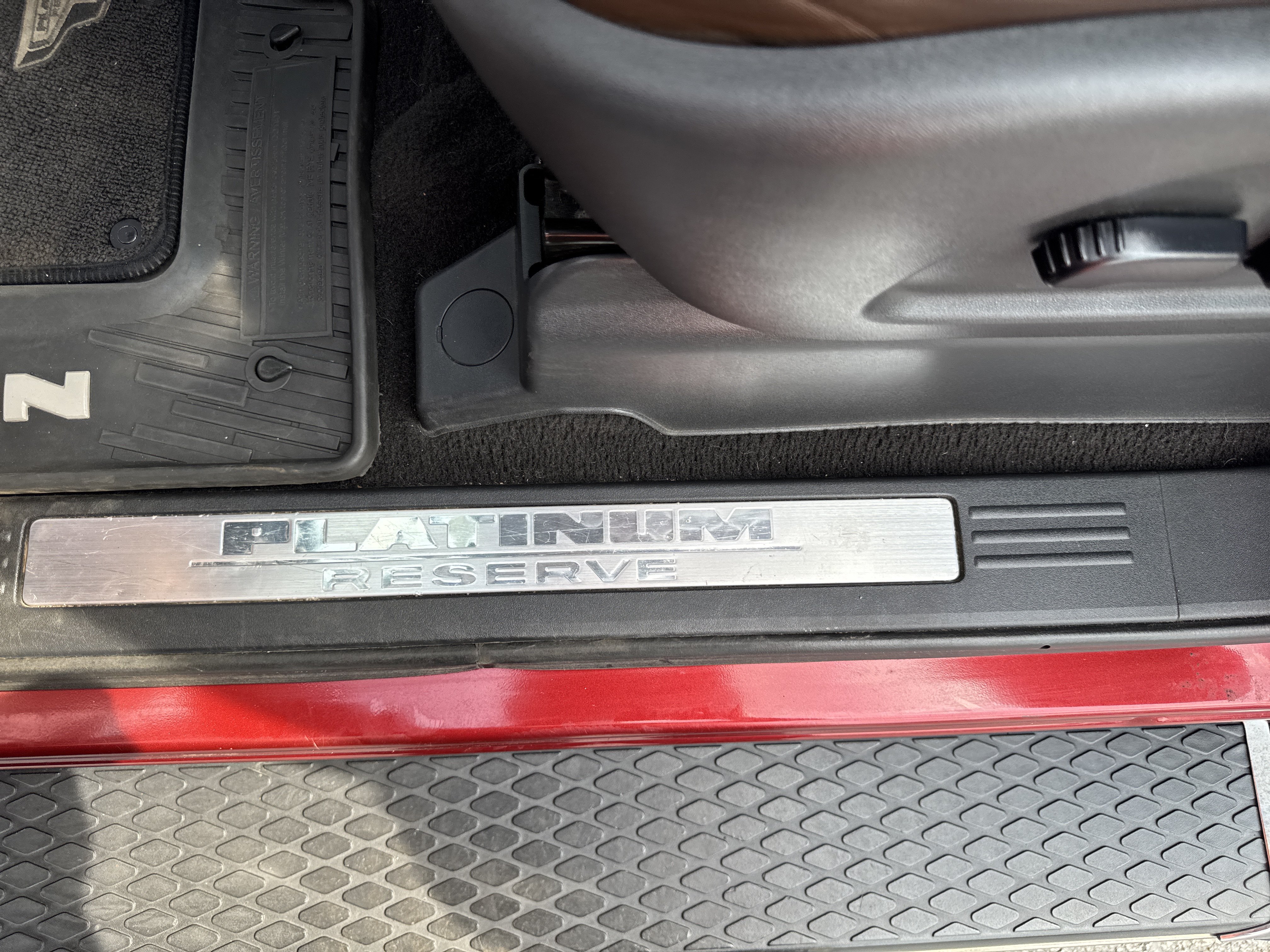 Used 2018 Nissan Titan Platinum Reserve w/ Platinum Utility Package AWD/4WD image 18