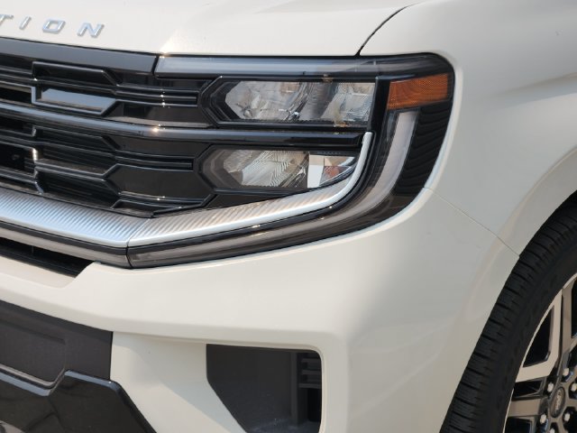 New 2027 Ford Expedition Platinum w/ Platinum Ultimate Package AWD/4WD image 6