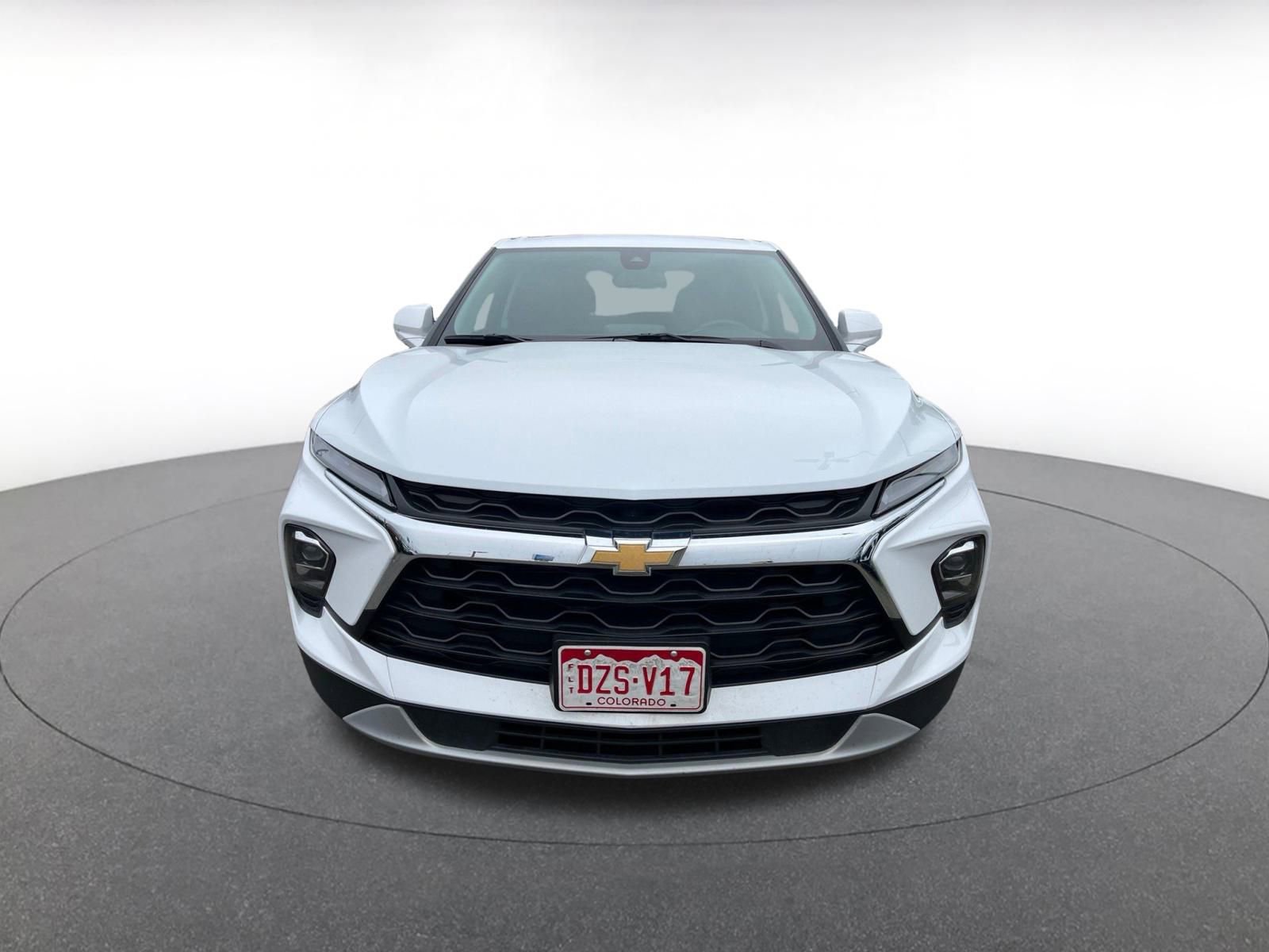 Used 2025 Chevrolet Blazer LT image 2