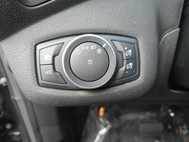 Used 2017 Ford Escape SE image 11