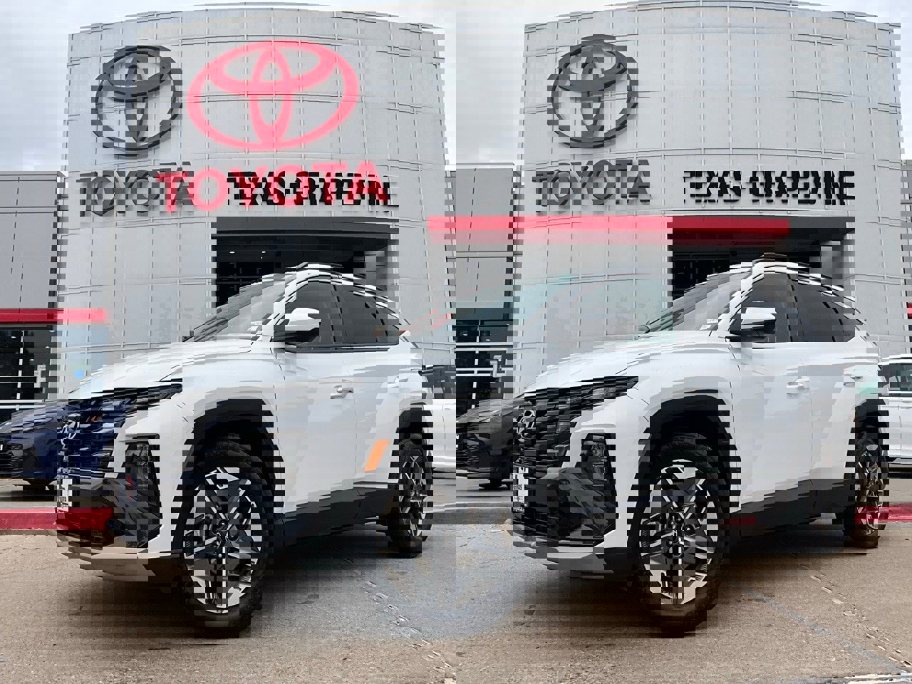 Used 2025 Hyundai Tucson SEL image 2