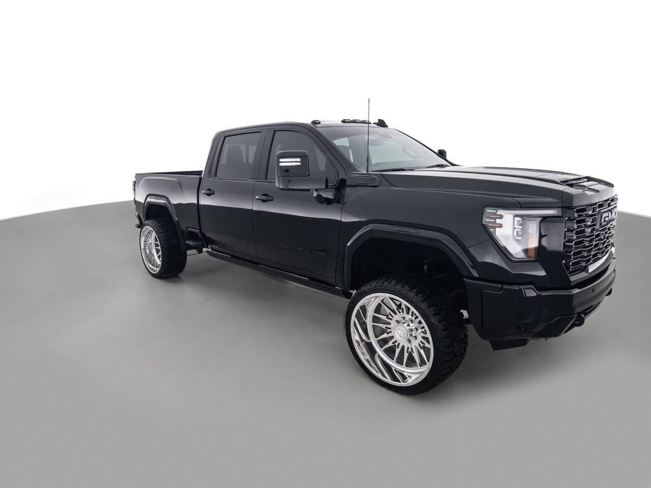Used 2025 GMC Sierra 2500 Denali w/ Denali Reserve Package AWD/4WD image 3