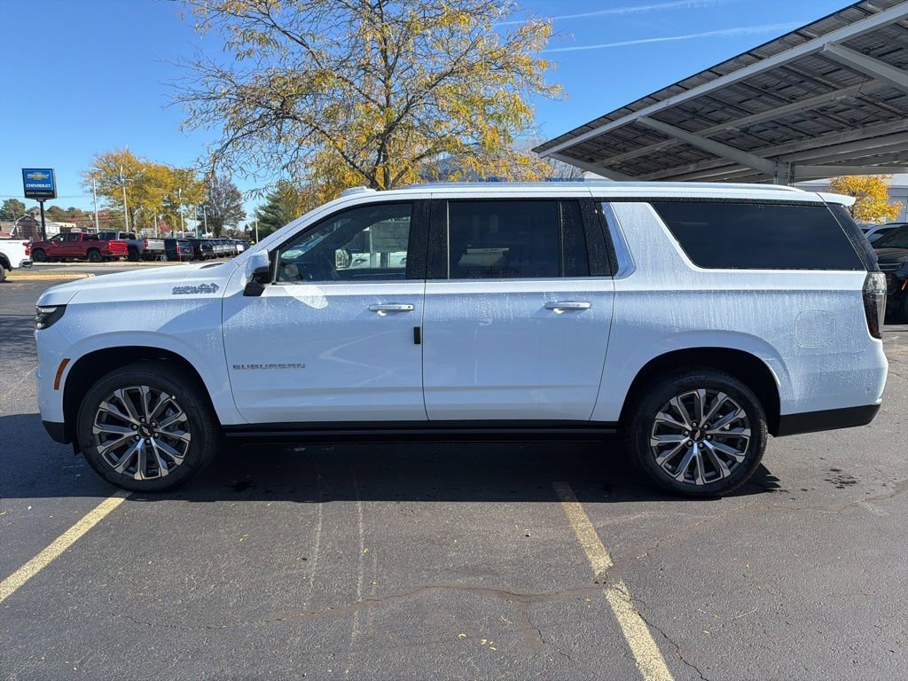 New 2026 Chevrolet Suburban High Country image 3