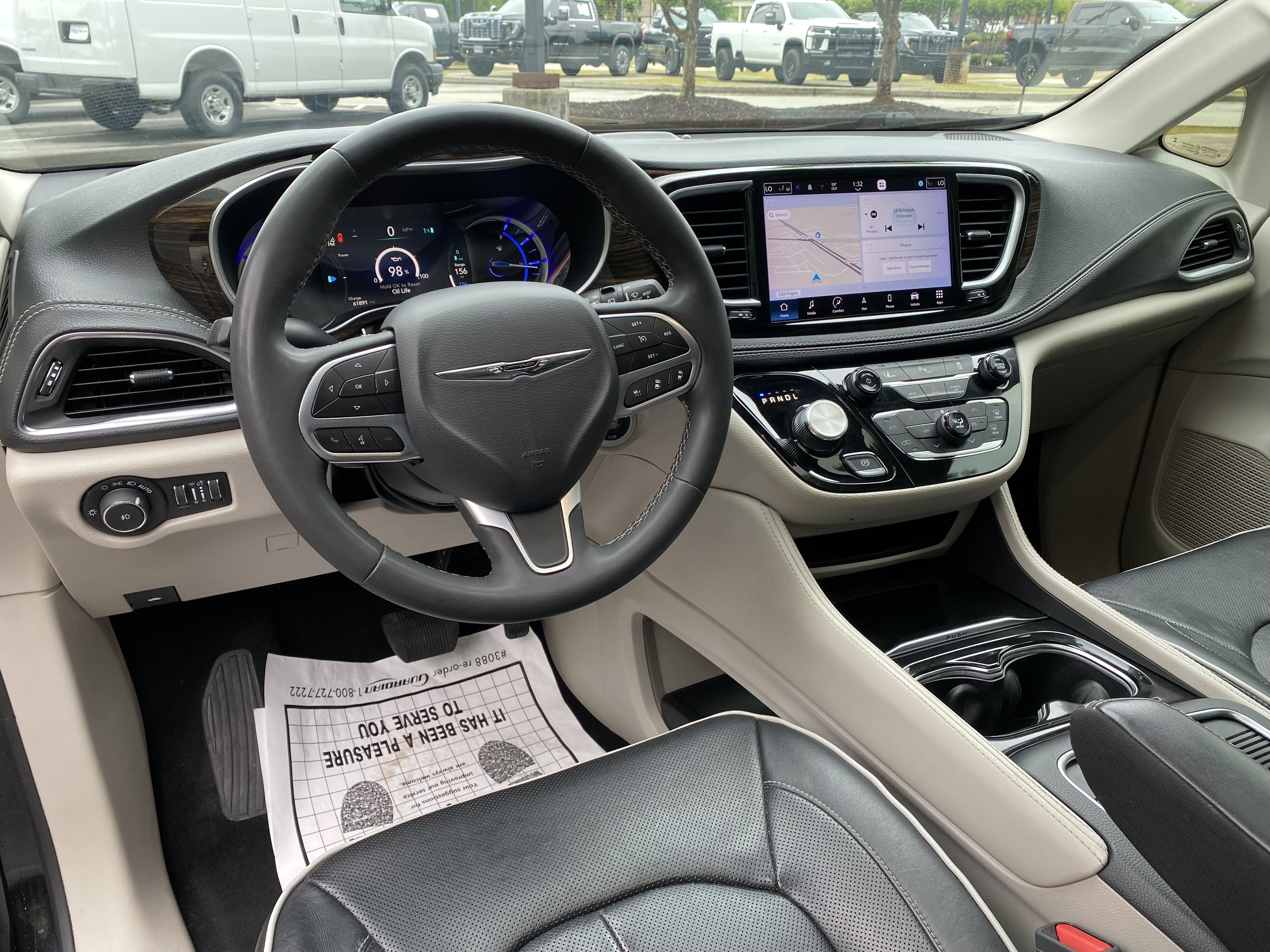 Used 2023 Chrysler Pacifica Limited FWD image 34