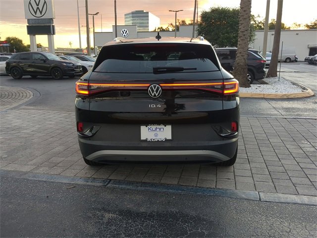Certified 2021 Volkswagen ID.4 Pro S w/ Gradient Package image 5