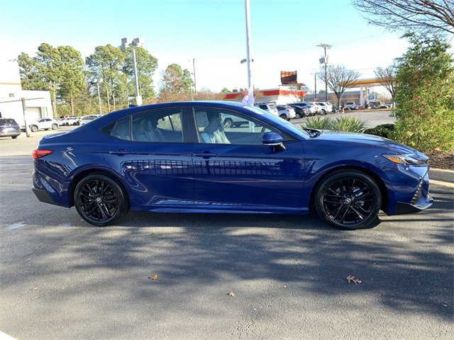 Used 2025 Toyota Camry SE image 9