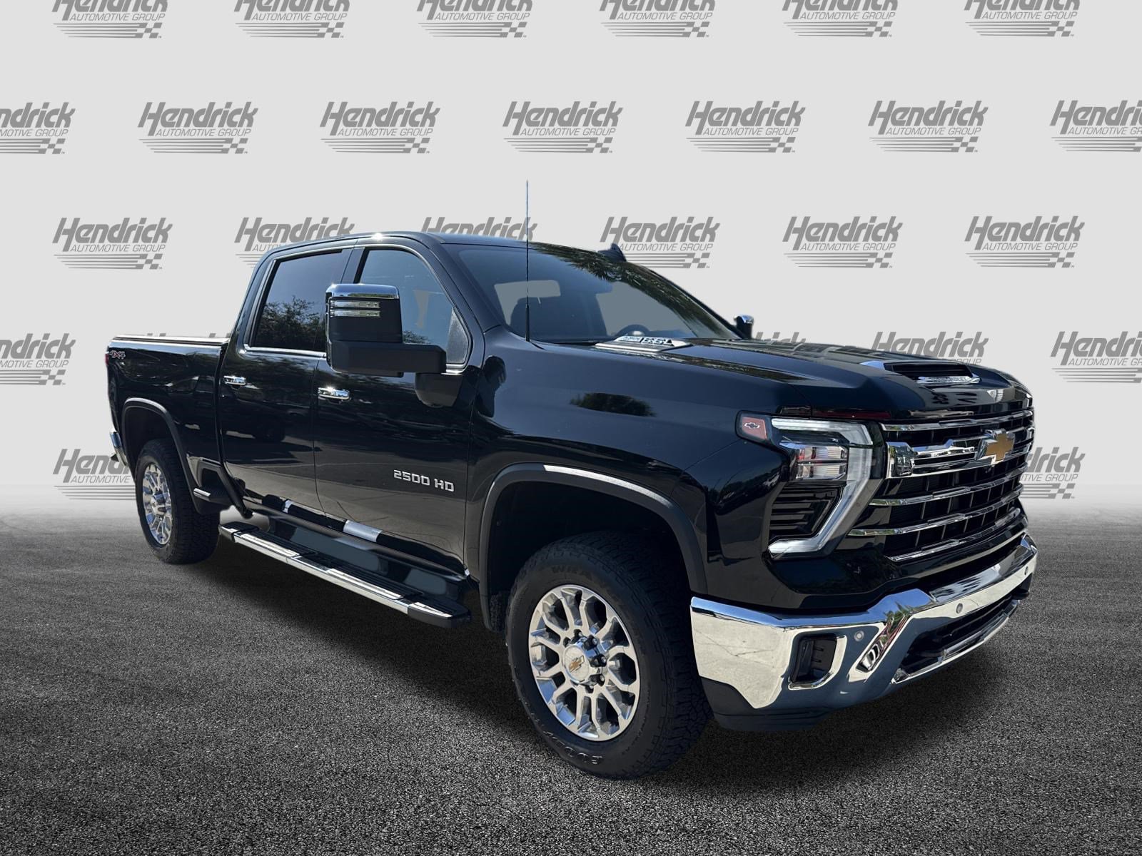 Used 2024 Chevrolet Silverado 2500 LTZ w/ LTZ Convenience Package AWD/4WD image 2