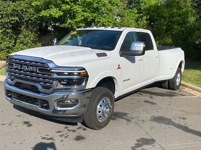 Used 2026 RAM 3500 Longhorn AWD/4WD image 3