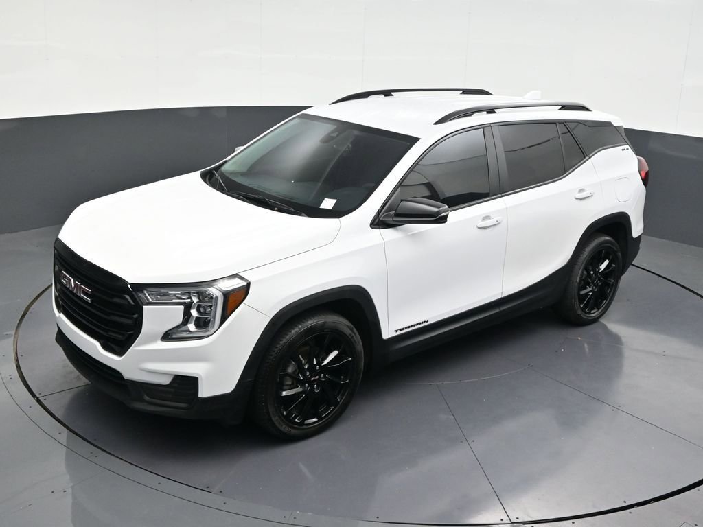 Used 2024 GMC Terrain SLE w/ Driver Convenience Package image 15