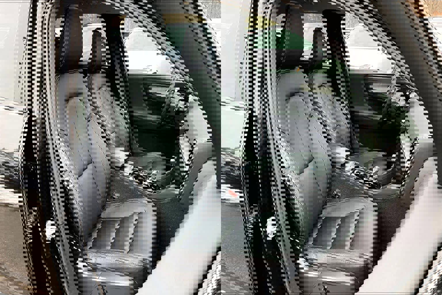 Certified 2024 Volvo XC40 B5 Plus w/ Protection Package Premier image 7