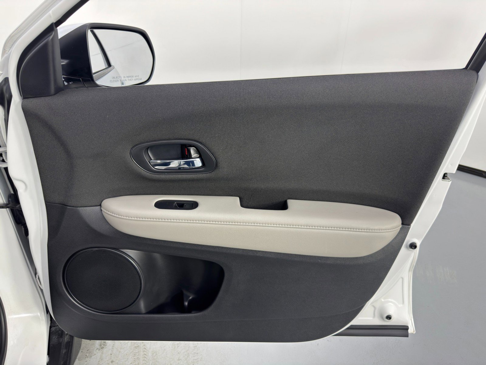 Used 2022 Honda HR-V LX image 36