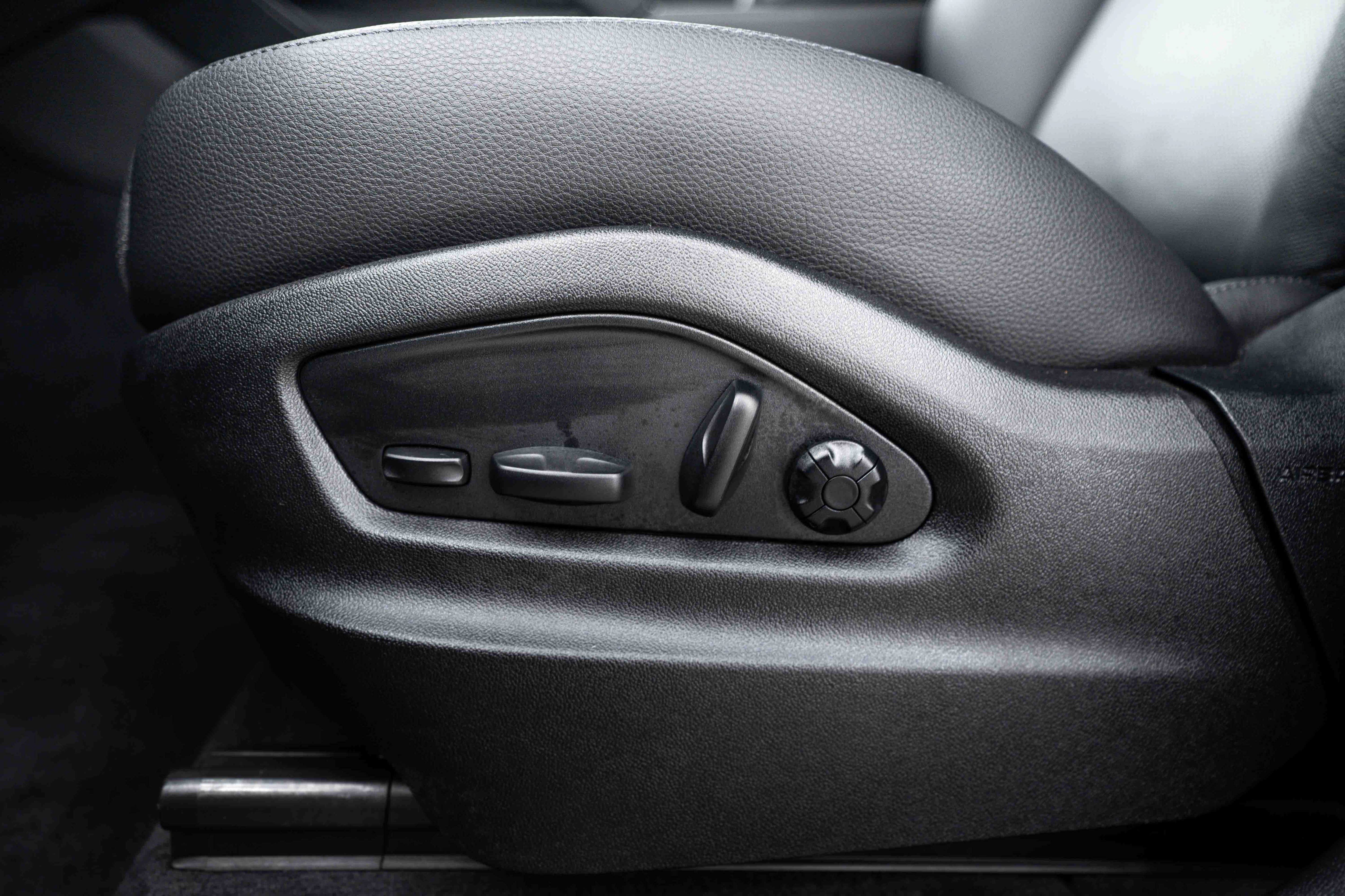 Certified 2026 Porsche Cayenne AWD/4WD image 24