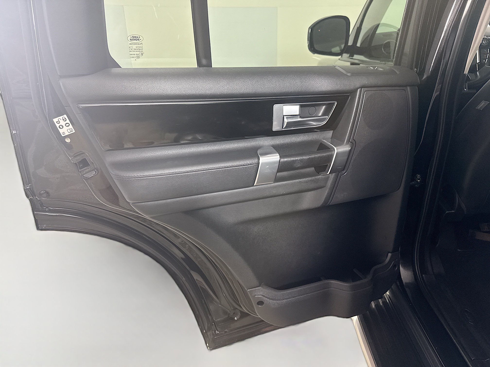 Used 2016 Land Rover LR4 HSE AWD/4WD image 26
