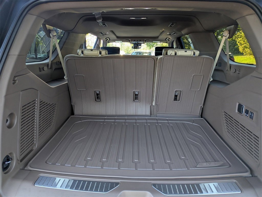 New 2026 GMC Yukon XL Denali w/ Denali Reserve Package image 15