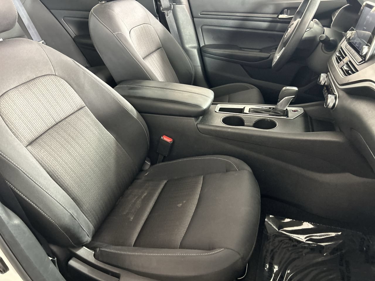 Used 2025 Nissan Altima 2.5 SV FWD image 25