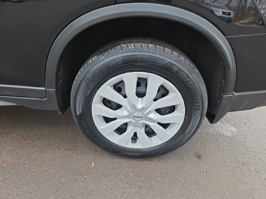 Used 2018 Nissan Rogue S image 10