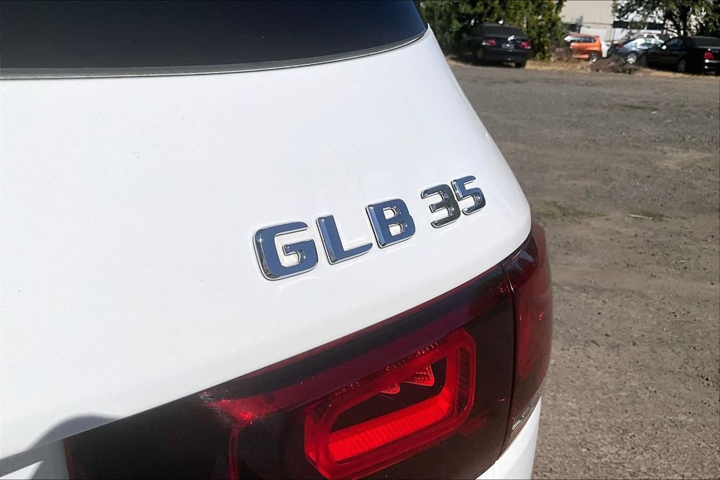 Used 2023 Mercedes-Benz GLB 35 AMG 4MATIC image 11