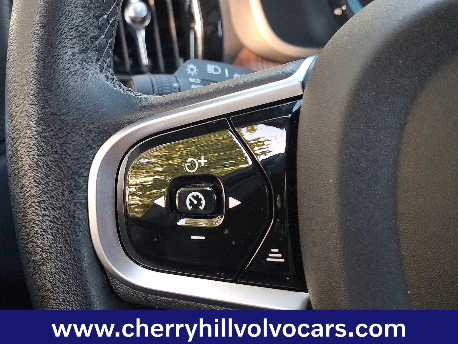 Certified 2024 Volvo XC60 T8 Plus w/ Protection Package Premier image 20