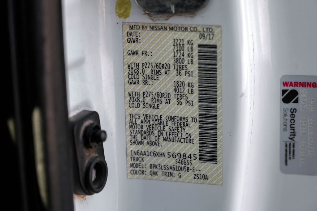 Used 2017 Nissan Titan SV image 52