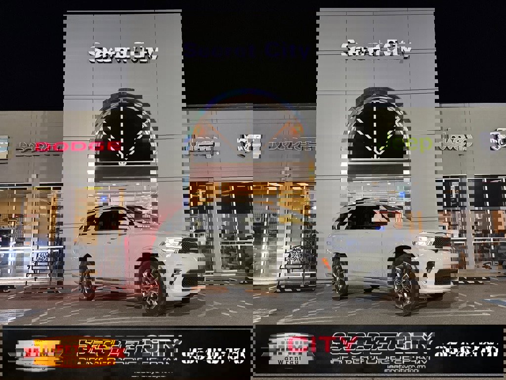 Used 2022 Dodge Durango SXT w/ Anodized Platinum Package