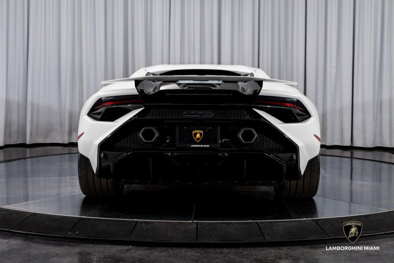 Used 2024 Lamborghini Huracan Tecnica image 15